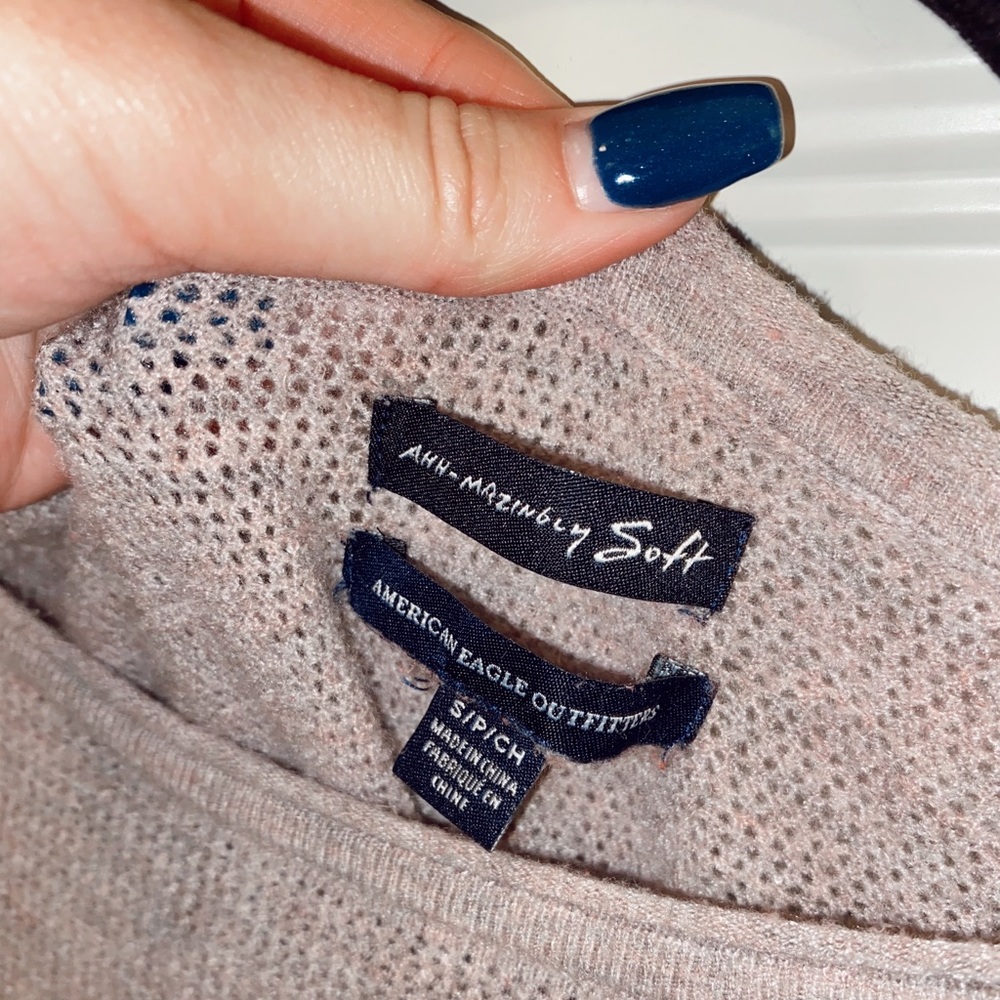 American Eagle Pullover Sweater